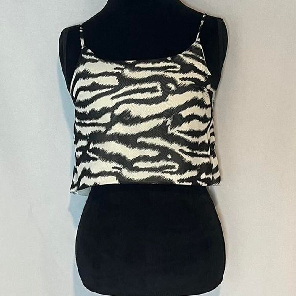 Love-j Women's Black and White Vest